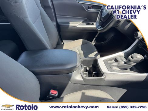 Used 2024 Toyota RAV4 XLE FWD image 8