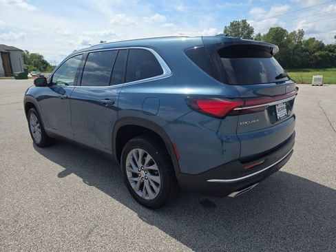 Used 2025 Buick Enclave Preferred FWD image 11