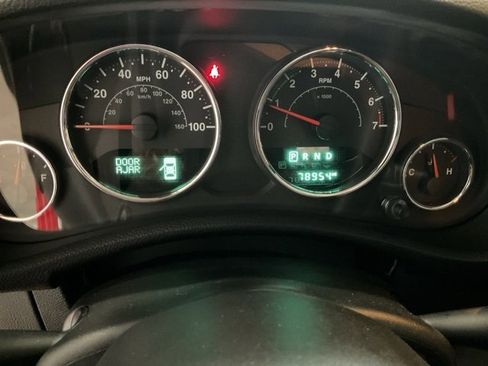 Used 2017 Jeep Wrangler Unlimited Sport image 8