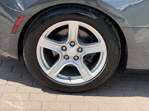 Used 2019 Chevrolet Camaro LT RWD image 7