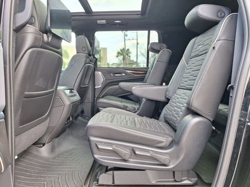 Used 2023 Cadillac Escalade ESV Sport Platinum w/ Heavy-Duty Trailer Package image 13