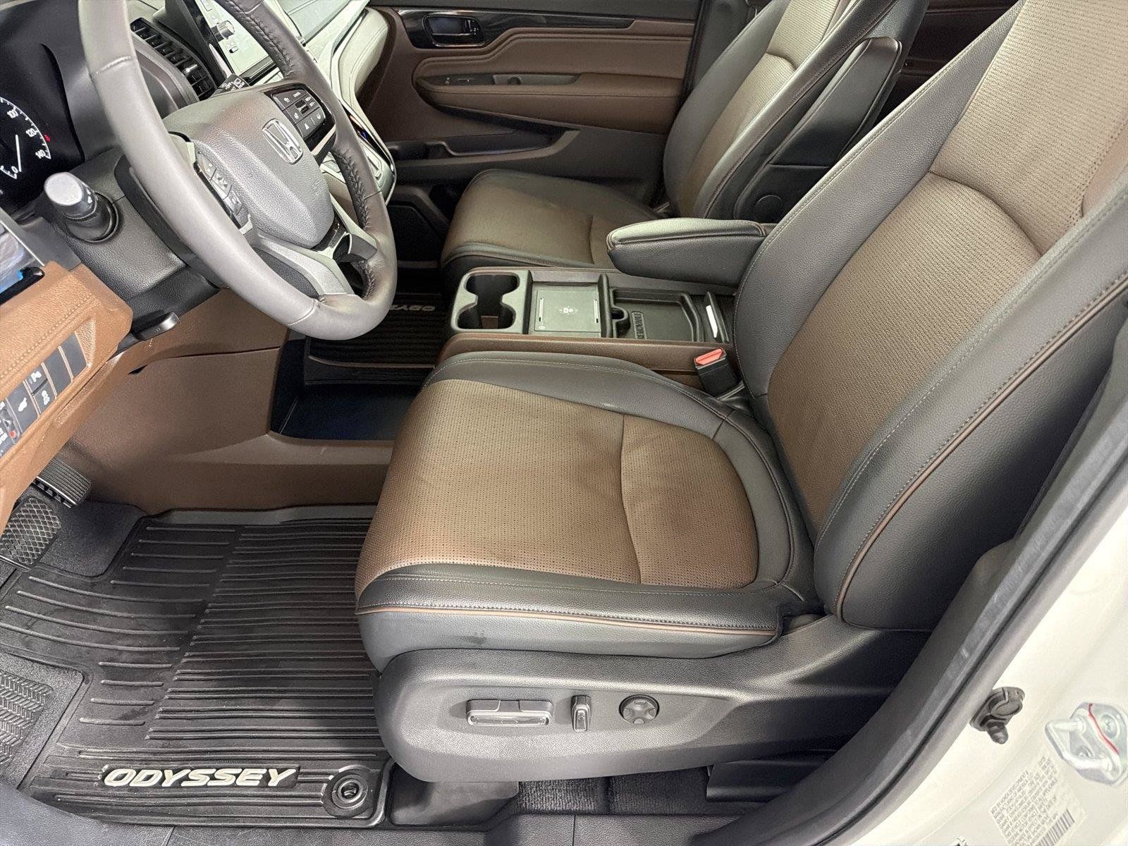 Used 2025 Honda Odyssey Elite image 7