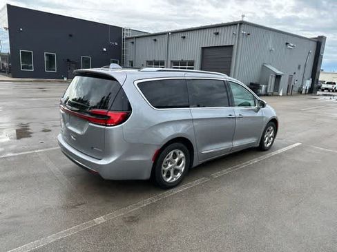 Used 2021 Chrysler Pacifica Limited FWD image 19