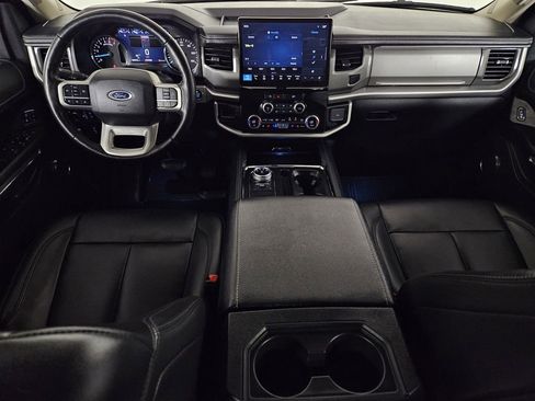 Used 2024 Ford Expedition XLT image 8