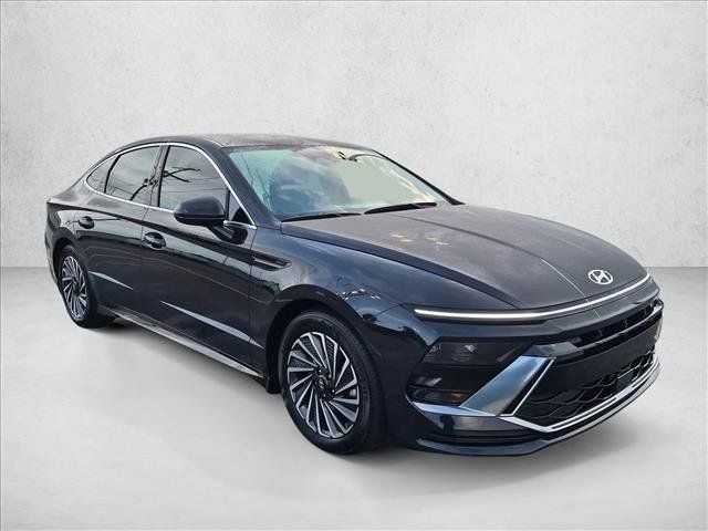 Certified 2025 Hyundai Sonata SEL FWD image 3