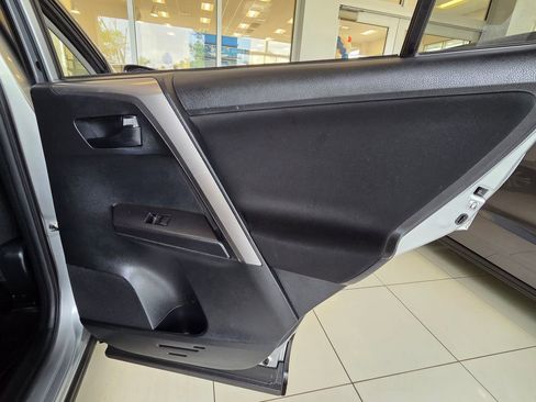 Used 2018 Toyota RAV4 LE w/ All Weather Liner Package AWD/4WD image 23