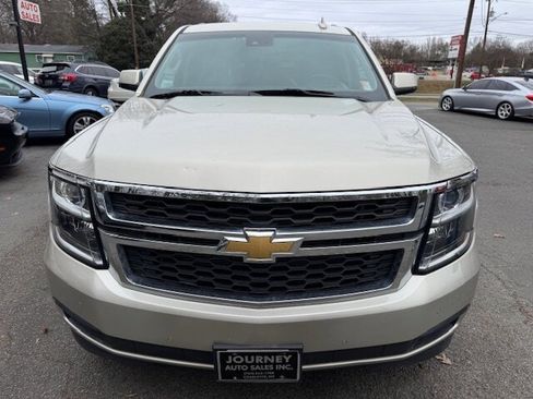 Used 2016 Chevrolet Suburban LT image 8
