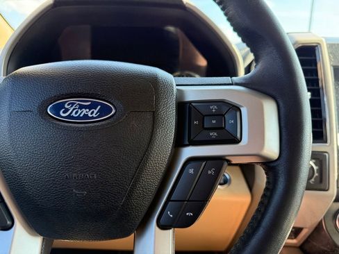 Used 2017 Ford F150 Lariat w/ Equipment Group 502A Luxury AWD/4WD image 27