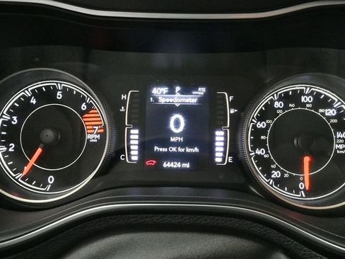 Used 2019 Jeep Cherokee Latitude Plus AWD/4WD image 19