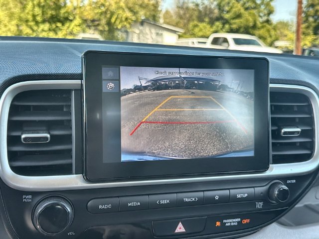 Used 2025 Hyundai Venue SEL FWD image 14