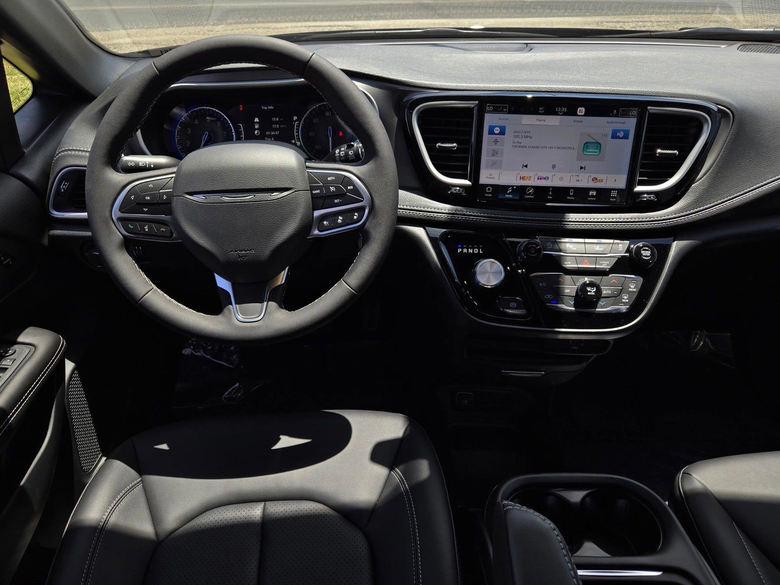 New 2027 Chrysler Pacifica Select w/ Family Tech Group AWD/4WD image 9