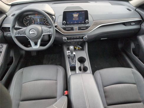Used 2025 Nissan Altima 2.5 SV FWD image 33