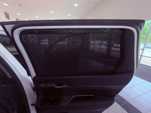 Used 2024 Hyundai Palisade Limited FWD image 17