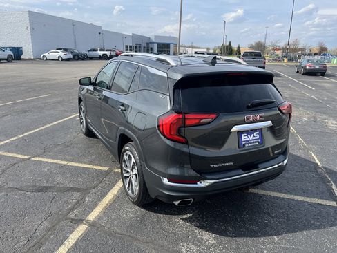 Used 2019 GMC Terrain SLT w/ Preferred Package AWD/4WD image 4