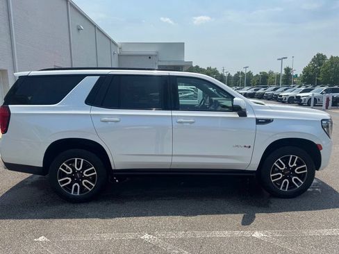 Used 2023 GMC Yukon AT4 w/ AT4 Premium Package AWD/4WD image 6