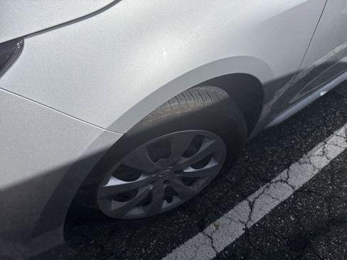 Used 2022 Toyota Corolla LE image 9