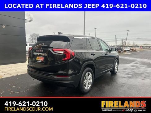 Used 2024 GMC Terrain SLE image 14