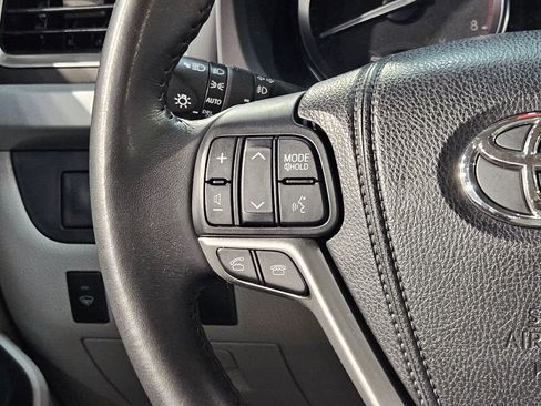 Used 2015 Toyota Highlander Limited FWD image 28