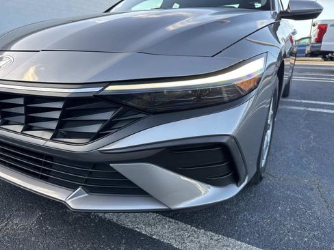 Used 2024 Hyundai Elantra SE image 9