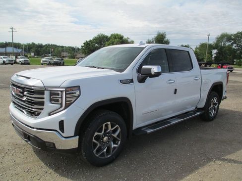 New 2026 GMC Sierra 1500 SLT w/ SLT Premium Package AWD/4WD image 11