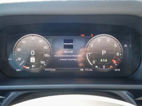 Certified 2025 Land Rover Defender 110 S AWD/4WD image 22