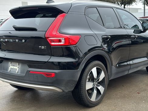 Used 2020 Volvo XC40 T5 Momentum w/ Protection Package Premier image 7