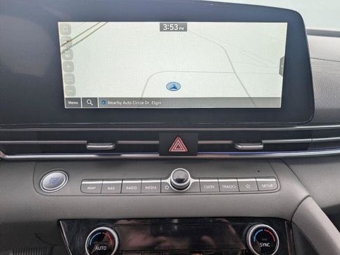 Used 2024 Hyundai Elantra SEL FWD image 28