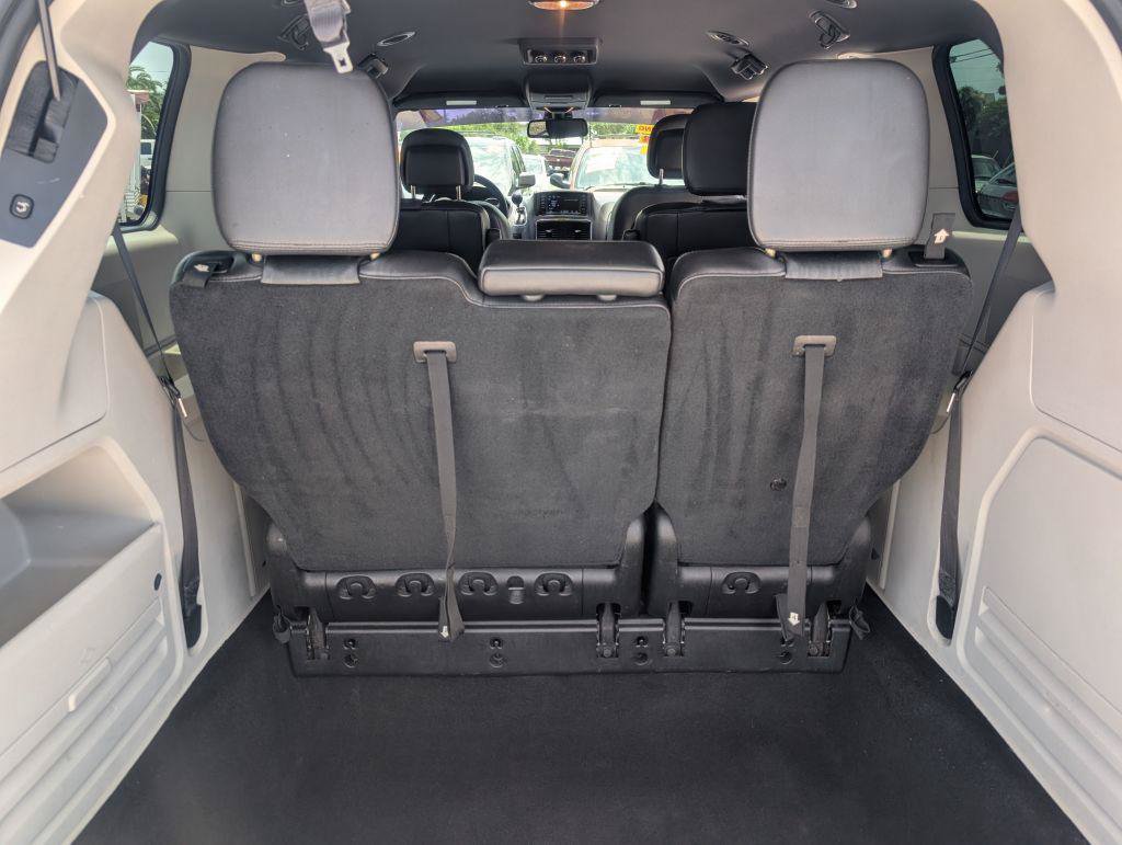 Used 2019 Dodge Grand Caravan SXT FWD image 12