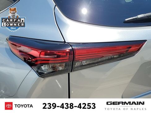 Used 2023 Toyota Highlander XLE FWD image 16