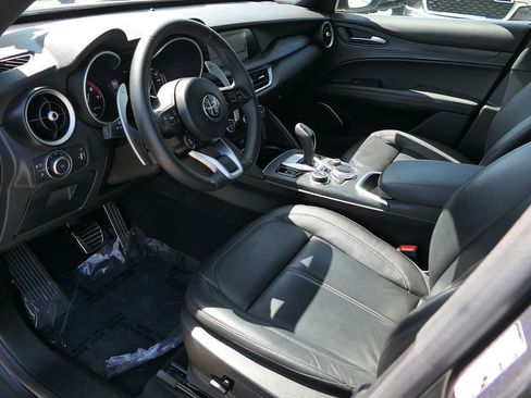 Used 2023 Alfa Romeo Stelvio Sprint RWD image 10