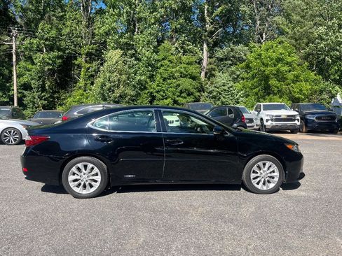 Used 2013 Lexus ES 300h w/ Luxury Pkg FWD image 8