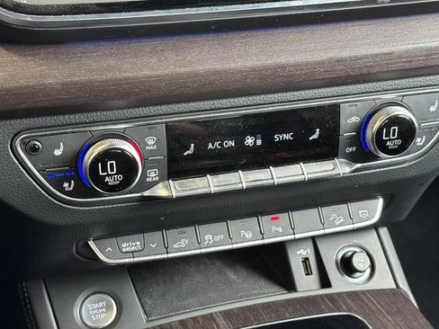 Used 2021 Audi Q5 e Prestige w/ Prestige Package image 28