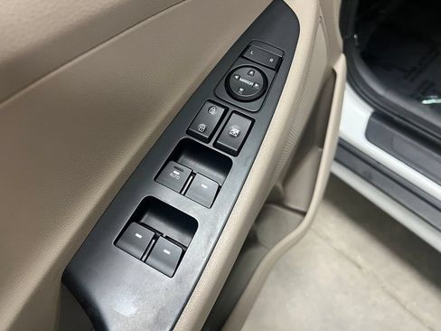 Used 2020 Hyundai Tucson Sport FWD image 12