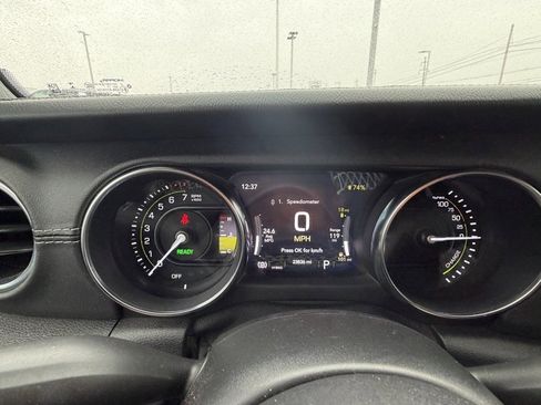 Used 2021 Jeep Wrangler Unlimited Sahara image 9