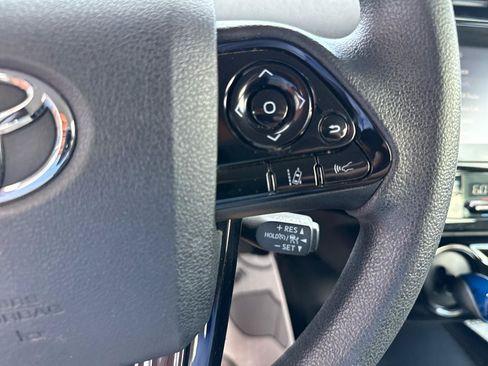 Used 2021 Toyota Prius LE AWD/4WD image 15