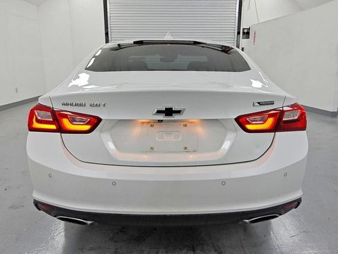 Used 2018 Chevrolet Malibu Premier w/ Premier Sun and Wheel Package FWD image 3