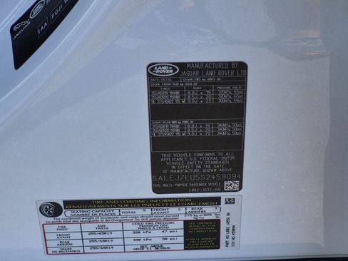 Certified 2025 Land Rover Defender 110 S AWD/4WD image 29