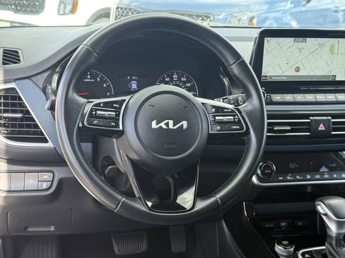 Certified 2022 Kia Seltos S image 25