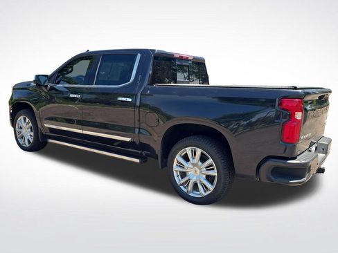 Used 2023 Chevrolet Silverado 1500 High Country w/ High Country Premium Package AWD/4WD image 3