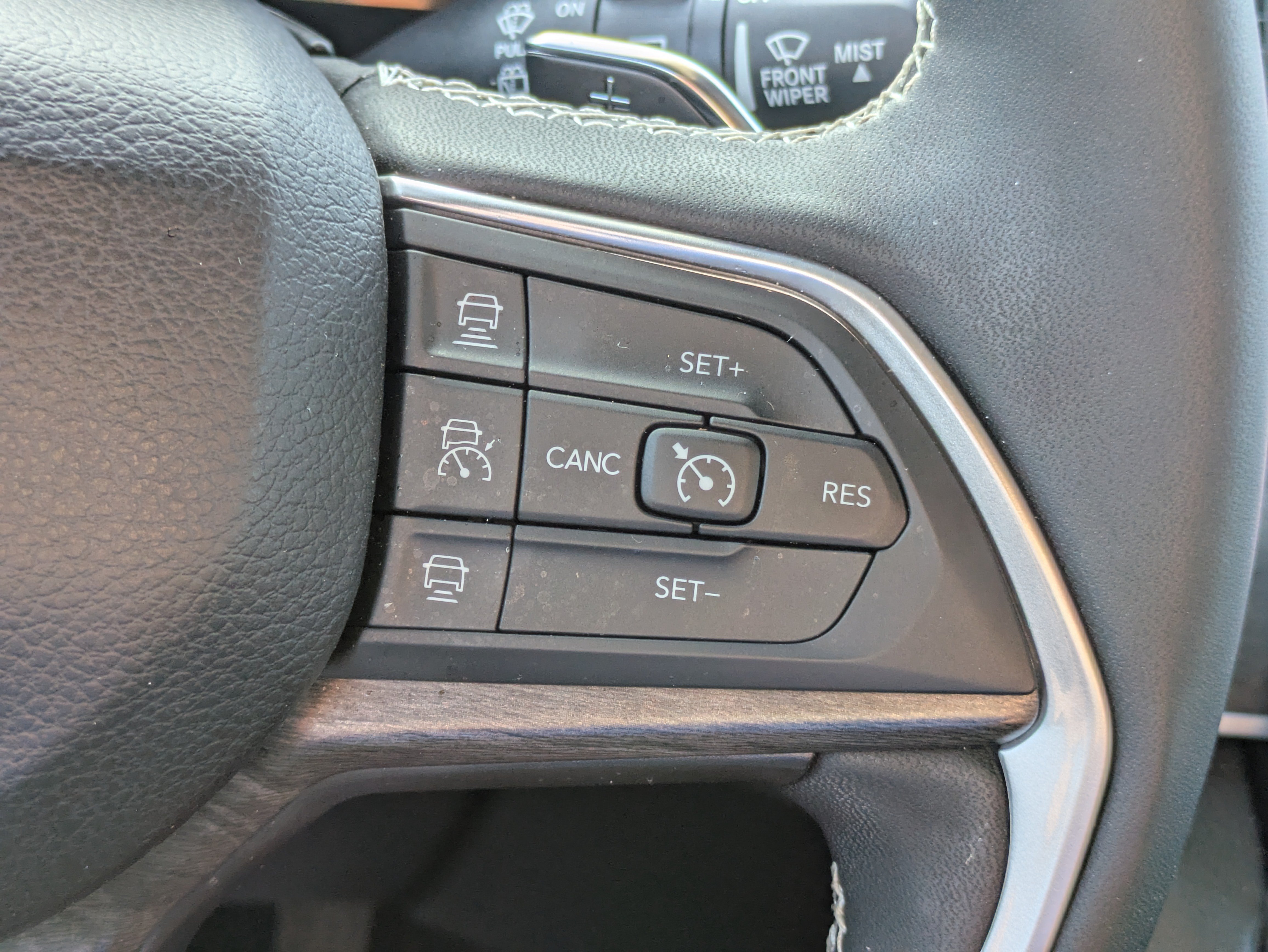 Used 2025 Jeep Grand Cherokee L Limited RWD image 14