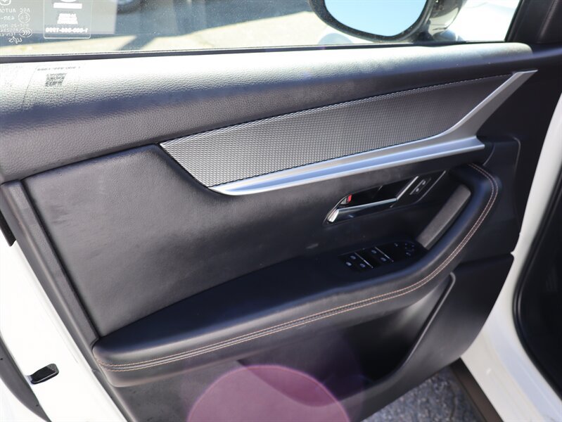 Used 2025 MAZDA CX-70 3.3 Turbo w/ Preferred Package AWD/4WD image 17