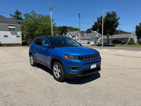 Used 2018 Jeep Compass Latitude w/ Popular Equipment Group AWD/4WD image 1