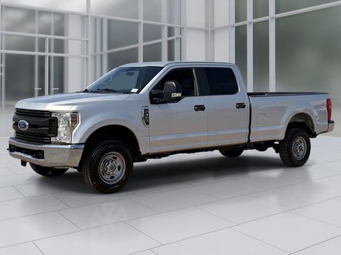 Used 2019 Ford F350 XL w/ Power Equipment Group AWD/4WD image 3
