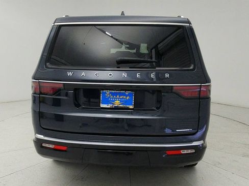 Used 2024 Jeep Wagoneer Series II w/ Flexible Seating Group RWD image 6