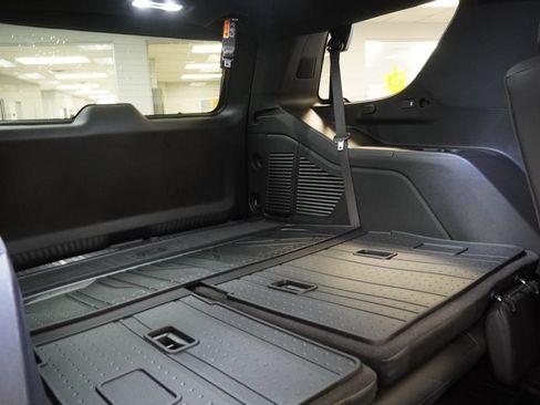 New 2026 Chevrolet Tahoe Z71 w/ Comfort Package AWD/4WD image 38