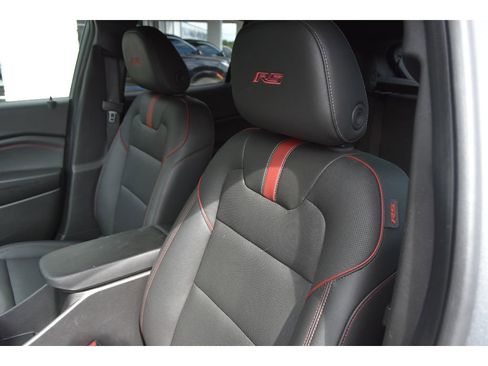 Used 2025 Chevrolet Trax RS w/ Driver Confidence Package image 28