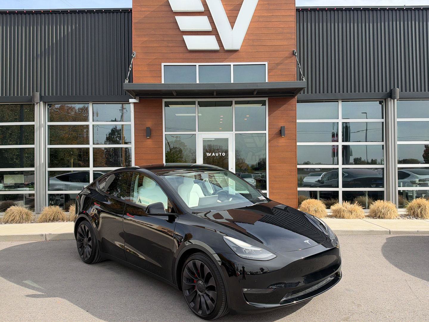 Used 2022 Tesla Model Y Performance AWD/4WD image 1