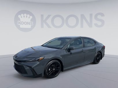 Used 2025 Toyota Camry SE w/ Multimedia Upgrade Package