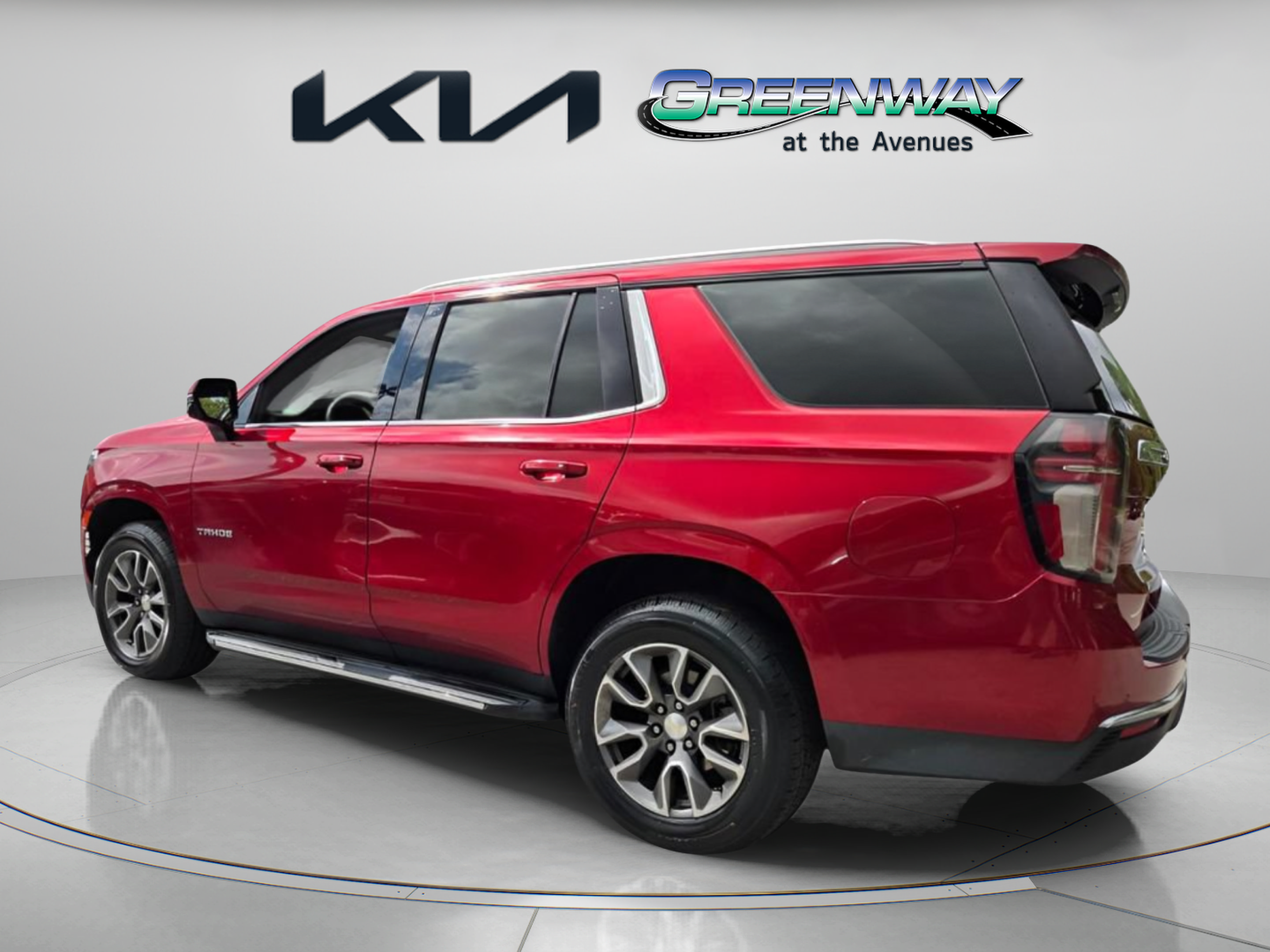 Used 2022 Chevrolet Tahoe LT w/ Luxury Package RWD image 5