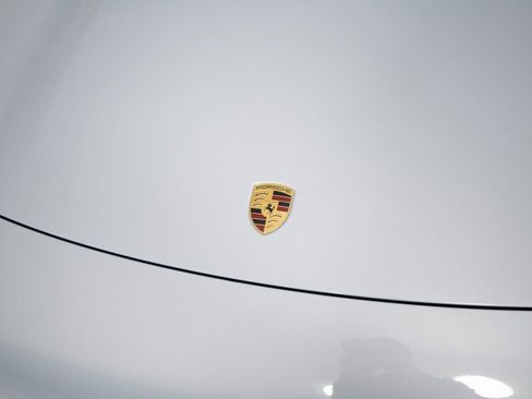 Certified 2025 Porsche Macan 4S Electric image 37